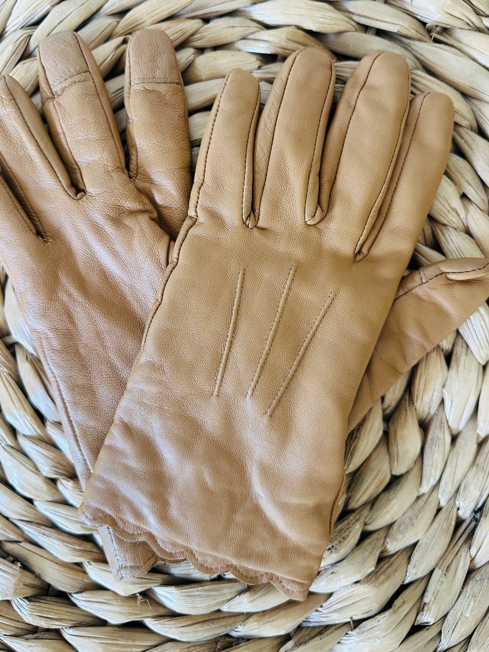 Tan Leather Gloves Scalloped Edge Touchscreen Finger M L